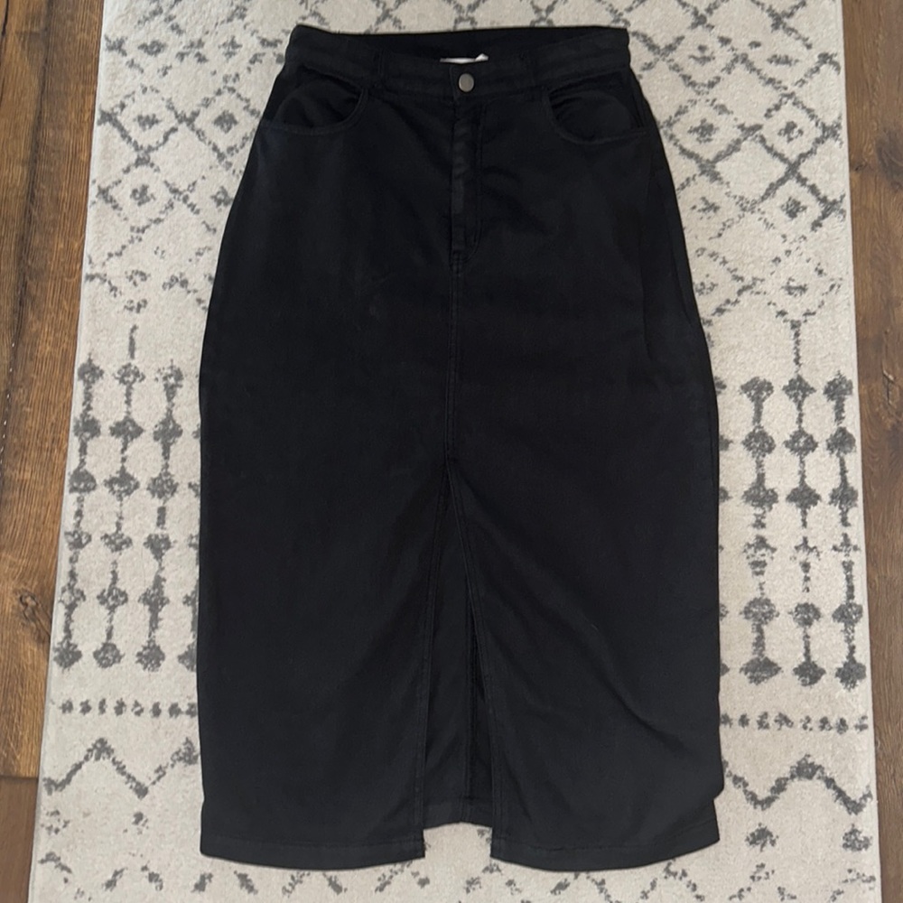 Black Levi mid skirt